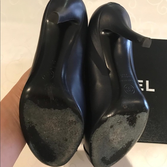 Chanel Dark Navy Blue Pump with Black Toe 39.5 - Picture 7 of 8